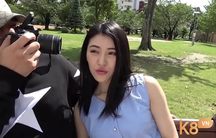 Aya xuất hiện trong các bộ phim đầy gợi cảm và cuốn hút
