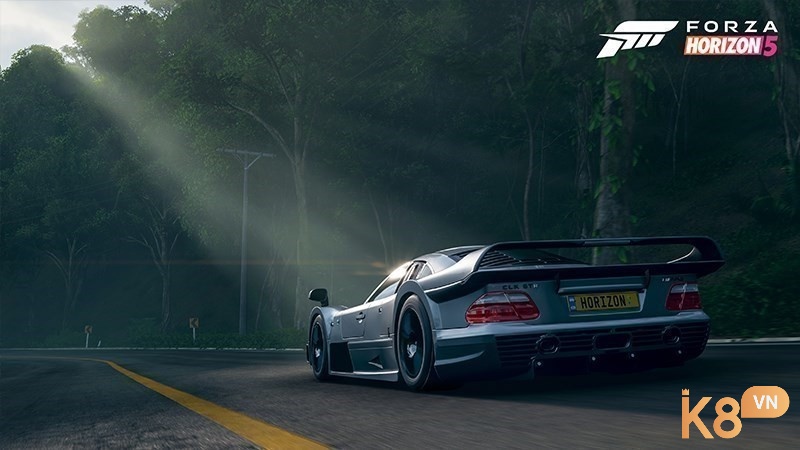 Forza Horizon 5 nổi bật với thế giới mở rộng lớn giúp người chơi khám phá nhiều loại địa hình khác nhau