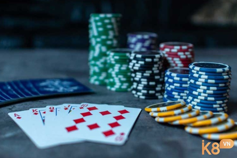 Quyết định đúng ở turn và river là yếu tố then chốt quyết định thành bại trong mỗi ván poker