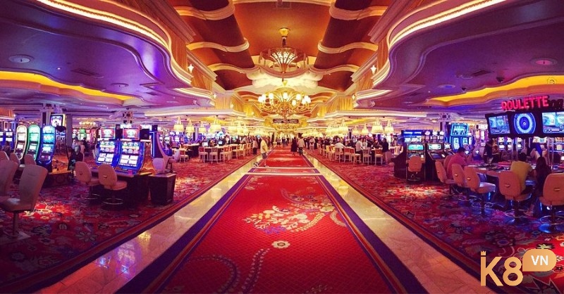 Khu nghỉ dưỡng 5 sao với không gian xa hoa, casino hiện đại và dịch vụ đẳng cấp.
